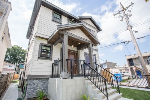 2028 42Nd Avenue E, Vancouver, BC 