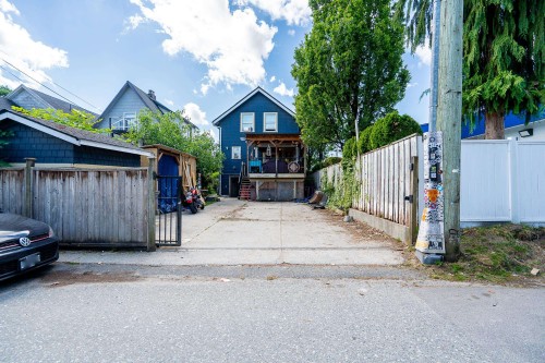 1329 12Th Avenue E, Vancouver, BC 