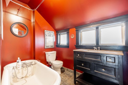 1329 12Th Avenue E, Vancouver, BC 