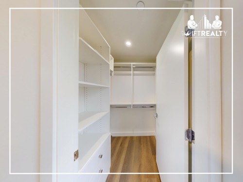 2104-910 Lougheed Highway, Coquitlam, BC - Indoor With Storage