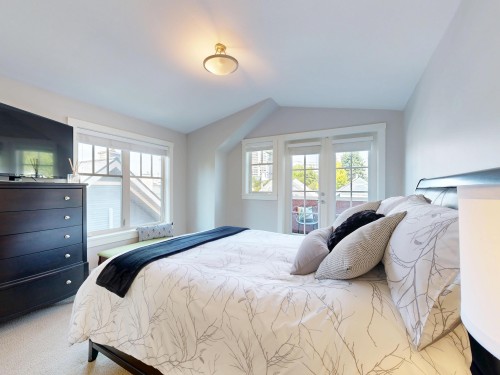 839 14Th Avenue W, Vancouver, BC - Indoor Photo Showing Bedroom