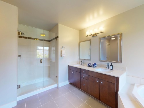 839 14Th Avenue W, Vancouver, BC - Indoor Photo Showing Bathroom