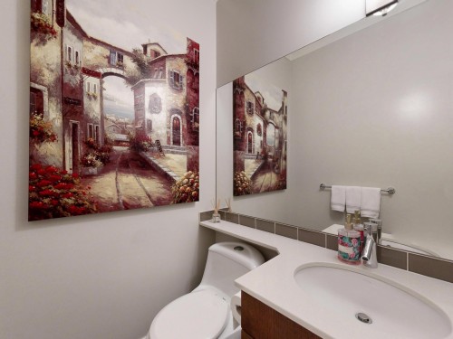 839 14Th Avenue W, Vancouver, BC - Indoor Photo Showing Bathroom