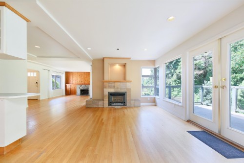 3775 Emerald Drive, North Vancouver, BC 