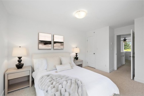 14-624 Shaw Road, Gibsons, BC - Indoor Photo Showing Bedroom