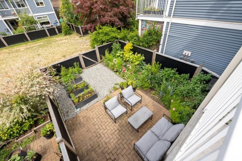 14-624 Shaw Road, Gibsons, BC - Outdoor With Exterior