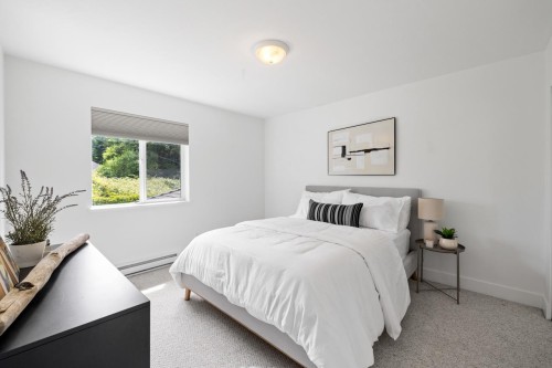 14-624 Shaw Road, Gibsons, BC - Indoor Photo Showing Bedroom