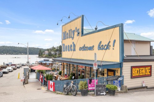 14-624 Shaw Road, Gibsons, BC - Outdoor