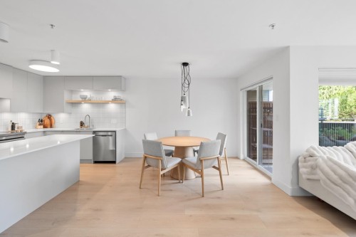 14-624 Shaw Road, Gibsons, BC - Indoor
