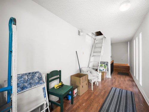 1116 20Th Street W, North Vancouver, BC 