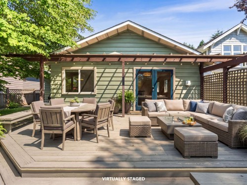 1116 20Th Street W, North Vancouver, BC 