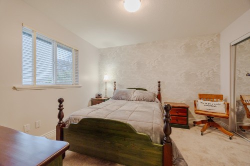 13250 237A Street, Maple Ridge, BC - Indoor Photo Showing Bedroom