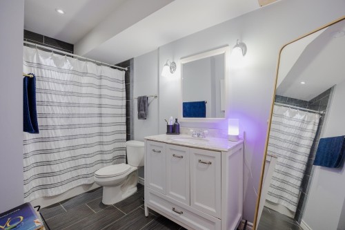 13250 237A Street, Maple Ridge, BC - Indoor Photo Showing Bathroom