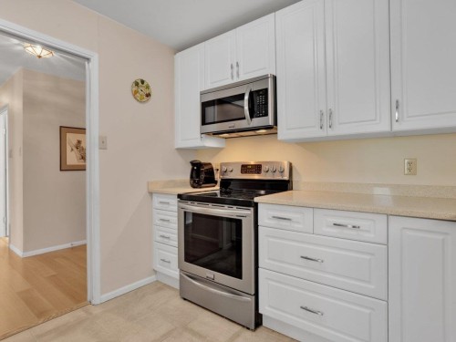 206-2140 Briar Avenue, Vancouver, BC 