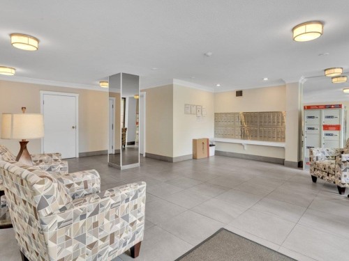 206-2140 Briar Avenue, Vancouver, BC 