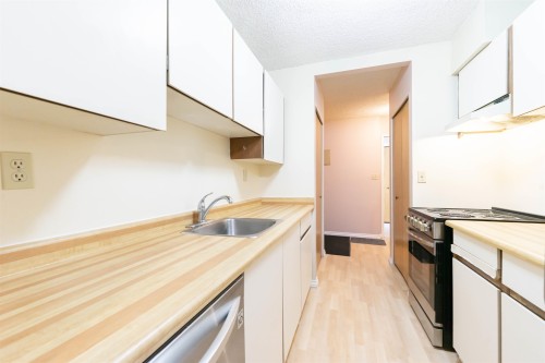 1405-9595 Erickson Drive, Burnaby, BC 