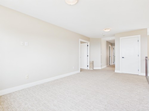 3501 Sheffield Avenue, Coquitlam, BC - Indoor Photo Showing Other Room