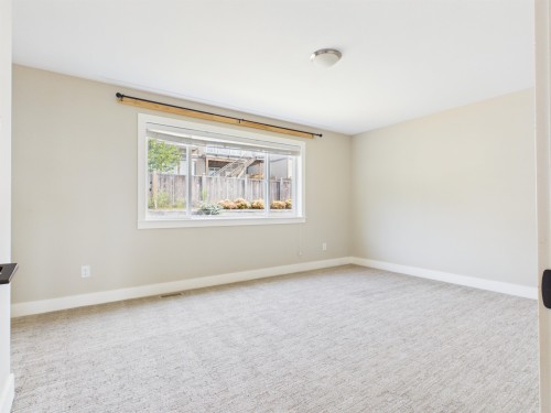 3501 Sheffield Avenue, Coquitlam, BC - Indoor Photo Showing Other Room