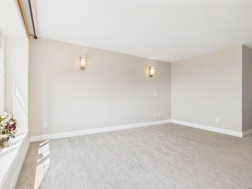3501 Sheffield Avenue, Coquitlam, BC - Indoor Photo Showing Other Room