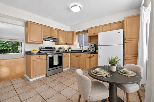 2216 41St Avenue E, Vancouver, BC - Indoor Photo Showing Kitchen