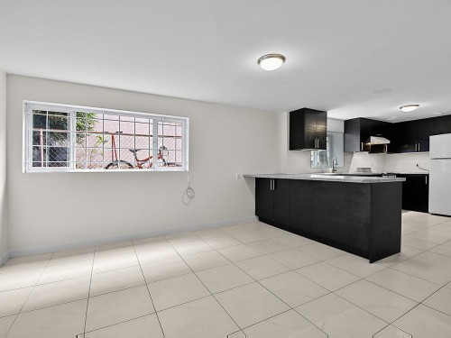 2216 41St Avenue E, Vancouver, BC - Indoor Photo Showing Kitchen