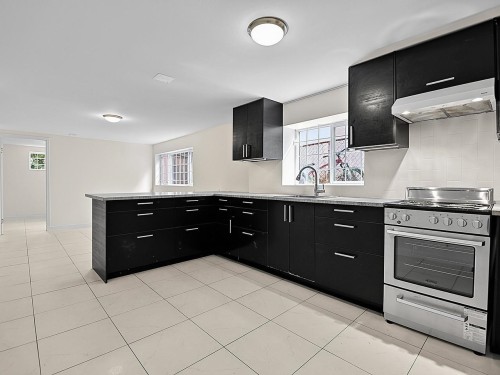 2216 41St Avenue E, Vancouver, BC - Indoor Photo Showing Kitchen