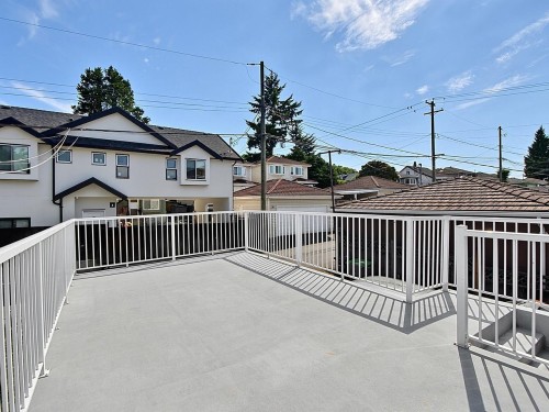 2216 41St Avenue E, Vancouver, BC - Outdoor