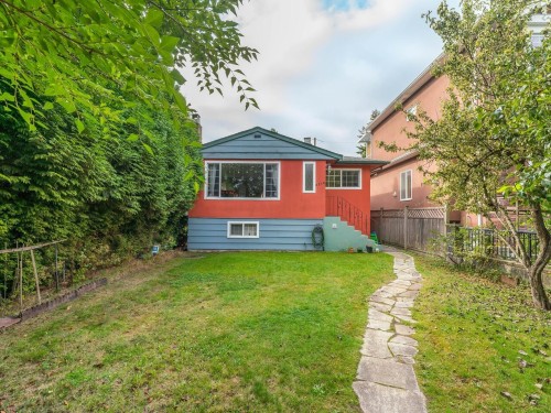 2216 41St Avenue E, Vancouver, BC - Outdoor