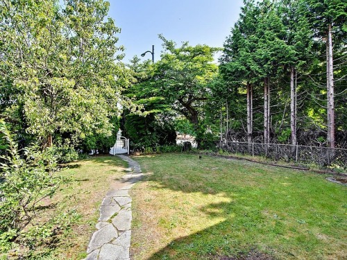 2216 41St Avenue E, Vancouver, BC - Outdoor