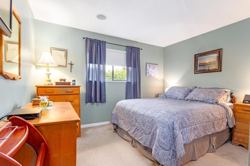 11809 230 Street, Maple Ridge, BC - Indoor Photo Showing Bedroom