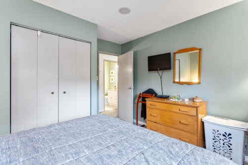 11809 230 Street, Maple Ridge, BC - Indoor Photo Showing Bedroom