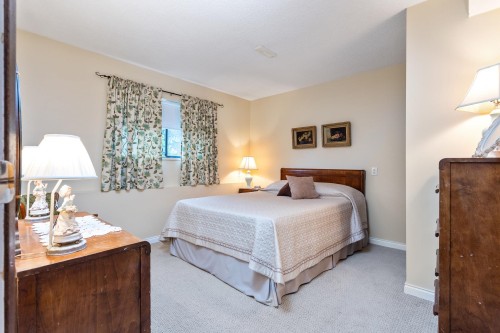 11809 230 Street, Maple Ridge, BC - Indoor Photo Showing Bedroom