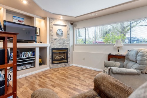 11809 230 Street, Maple Ridge, BC - Indoor Photo Showing Other Room With Fireplace
