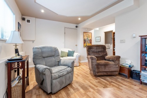 11809 230 Street, Maple Ridge, BC - Indoor Photo Showing Living Room