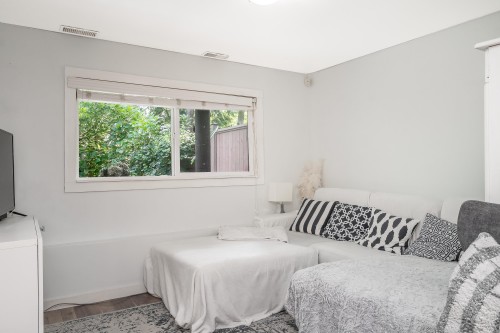 220 Cornell Way, Port Moody, BC - Indoor Photo Showing Bedroom