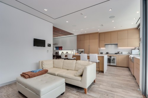 4368 15Th Avenue W, Vancouver, BC - Indoor