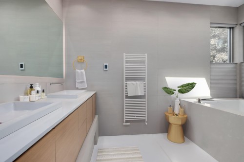 4368 15Th Avenue W, Vancouver, BC - Indoor Photo Showing Bathroom