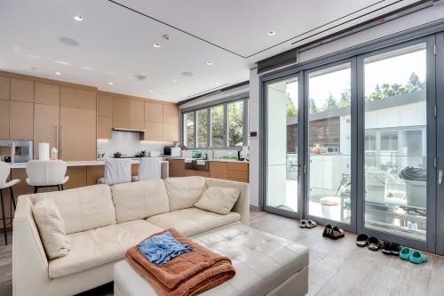 4368 15Th Avenue W, Vancouver, BC - Indoor Photo Showing Living Room