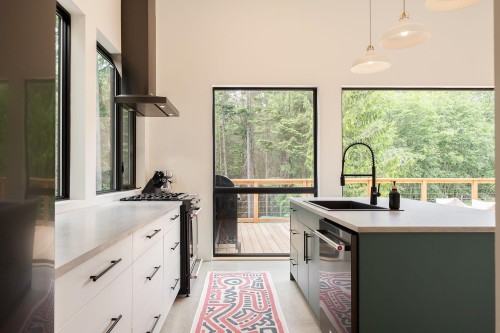 1290 Cowan Point Drive  Bowen Island, BC V0N 1G2