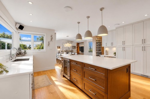 3706 Southridge Place, West Vancouver, BC 