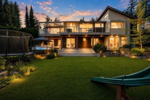 3706 Southridge Place, West Vancouver, BC 