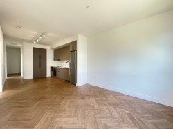 314-9228 Slopes Mews Burnaby, BC V5A 0E9