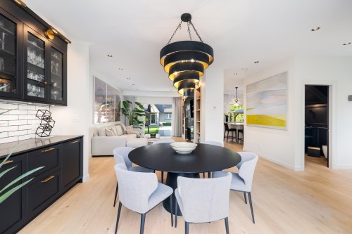 1018 19Th Street W, North Vancouver, BC 