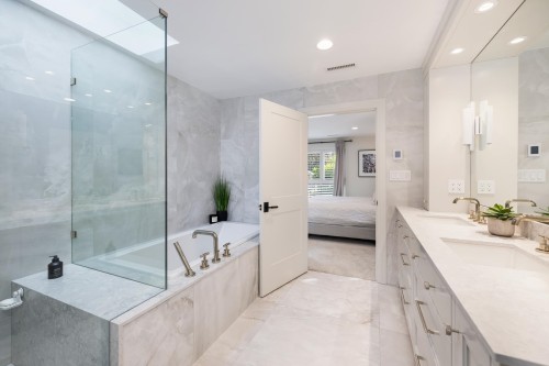1018 19Th Street W, North Vancouver, BC 
