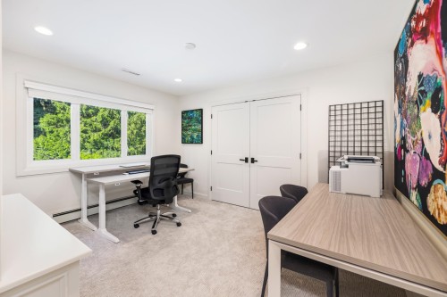 1018 19Th Street W, North Vancouver, BC 