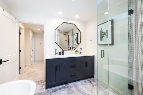 1018 19Th Street W, North Vancouver, BC 