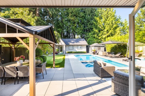 1018 19Th Street W, North Vancouver, BC 
