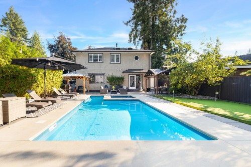1018 19Th Street W, North Vancouver, BC 