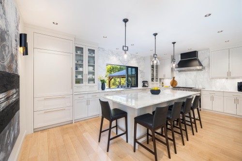 1018 19Th Street W, North Vancouver, BC 
