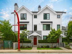 14-1133 Ridgewood Drive  North Vancouver, BC V7R 0A4